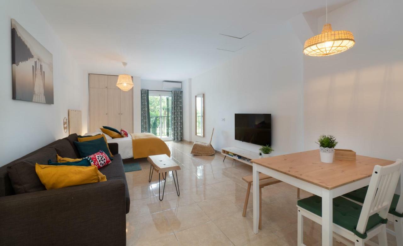 Minerva Suites By Kaarina Benalmadena Bagian luar foto