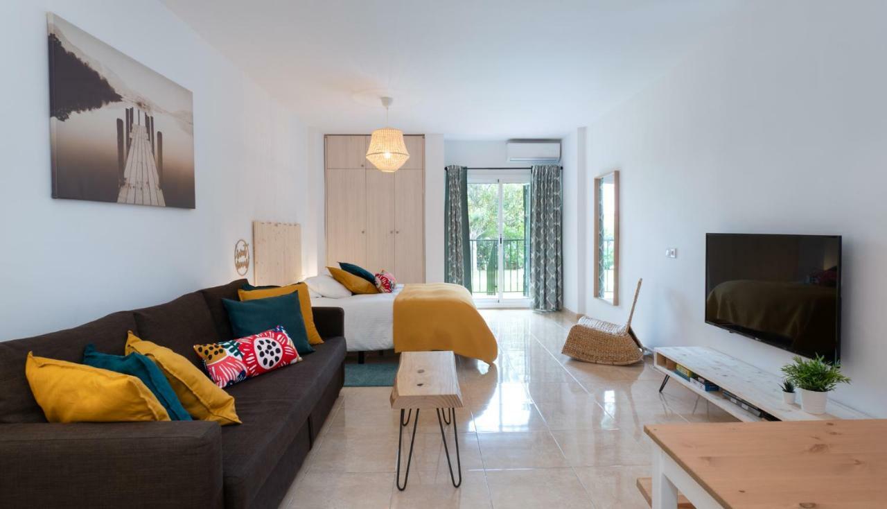 Minerva Suites By Kaarina Benalmadena Bagian luar foto
