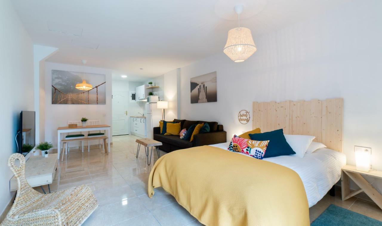 Minerva Suites By Kaarina Benalmadena Bagian luar foto