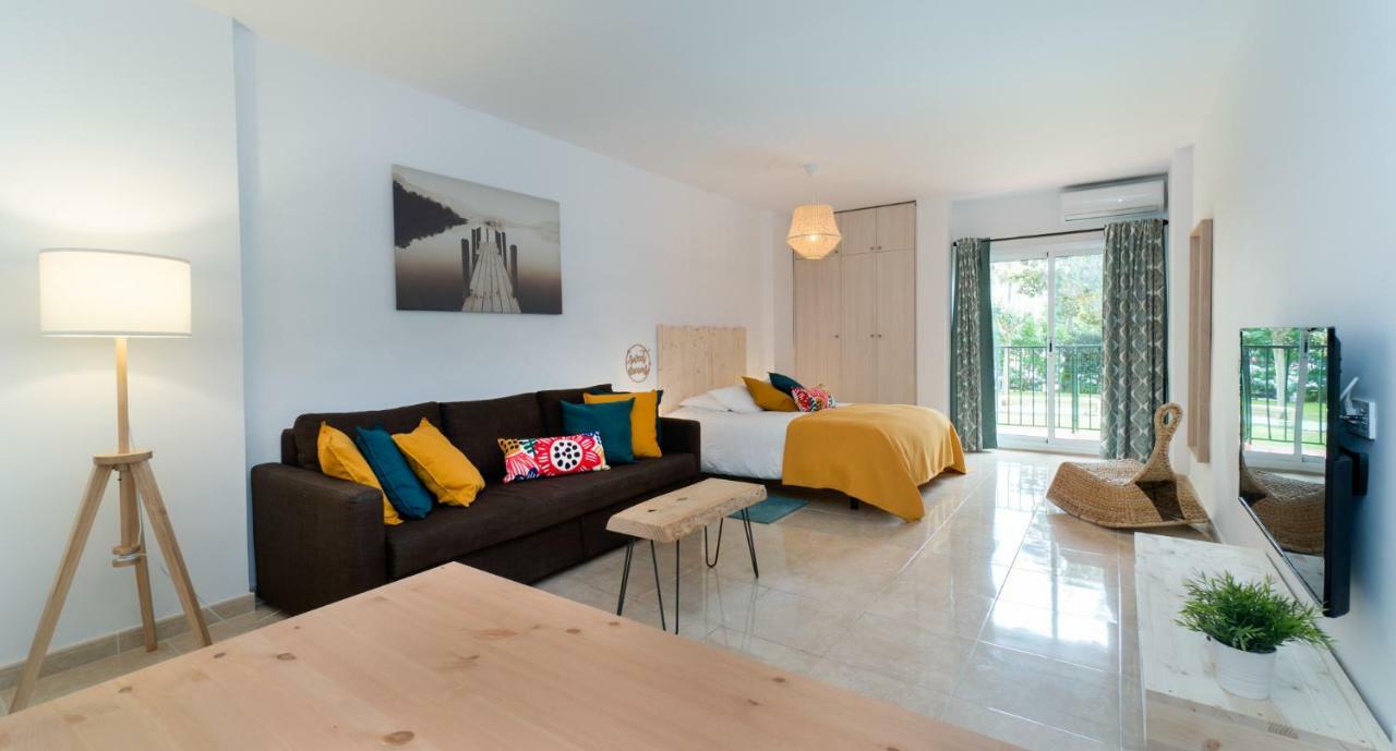 Minerva Suites By Kaarina Benalmadena Bagian luar foto